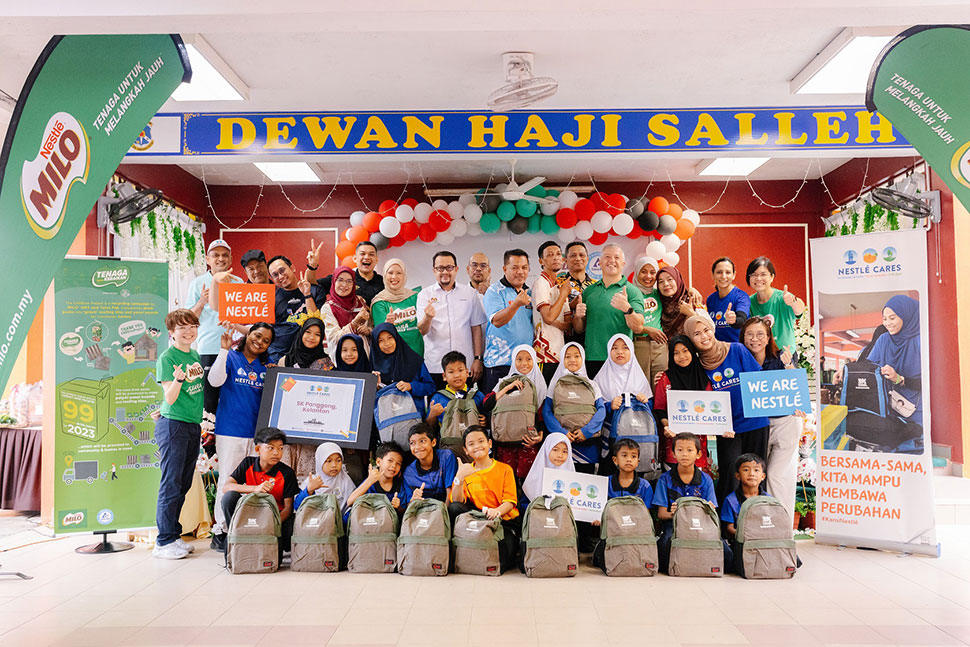 School in Pasir Puteh receives essential supplies and sports equipment