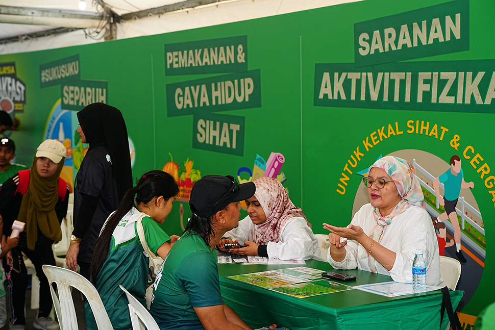 Nutrition consultants highlight the importance of healthy lifestyle to the public.
