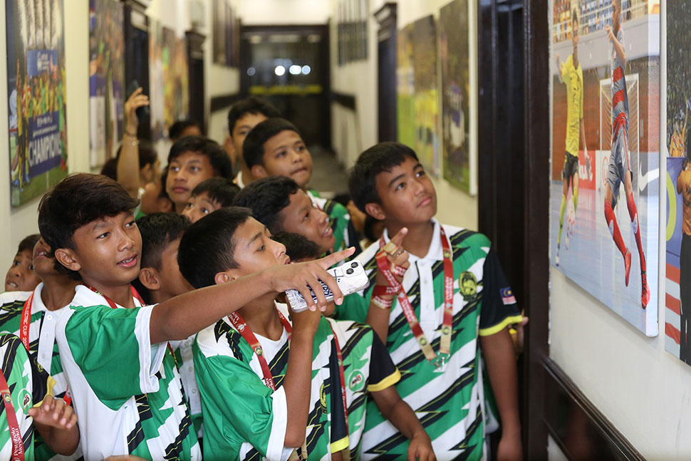 Young football hopefuls taking their directed tour around the Wisma FAM, Kelana Jaya