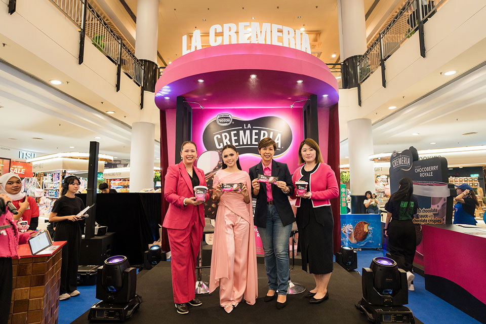 With the new La Cremeria product line-up at the launch.