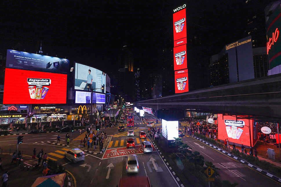 A vibrant night showcasing the dynamic NESCAFÉ “Ngopi Dulu & Kekal Kental Bersama”