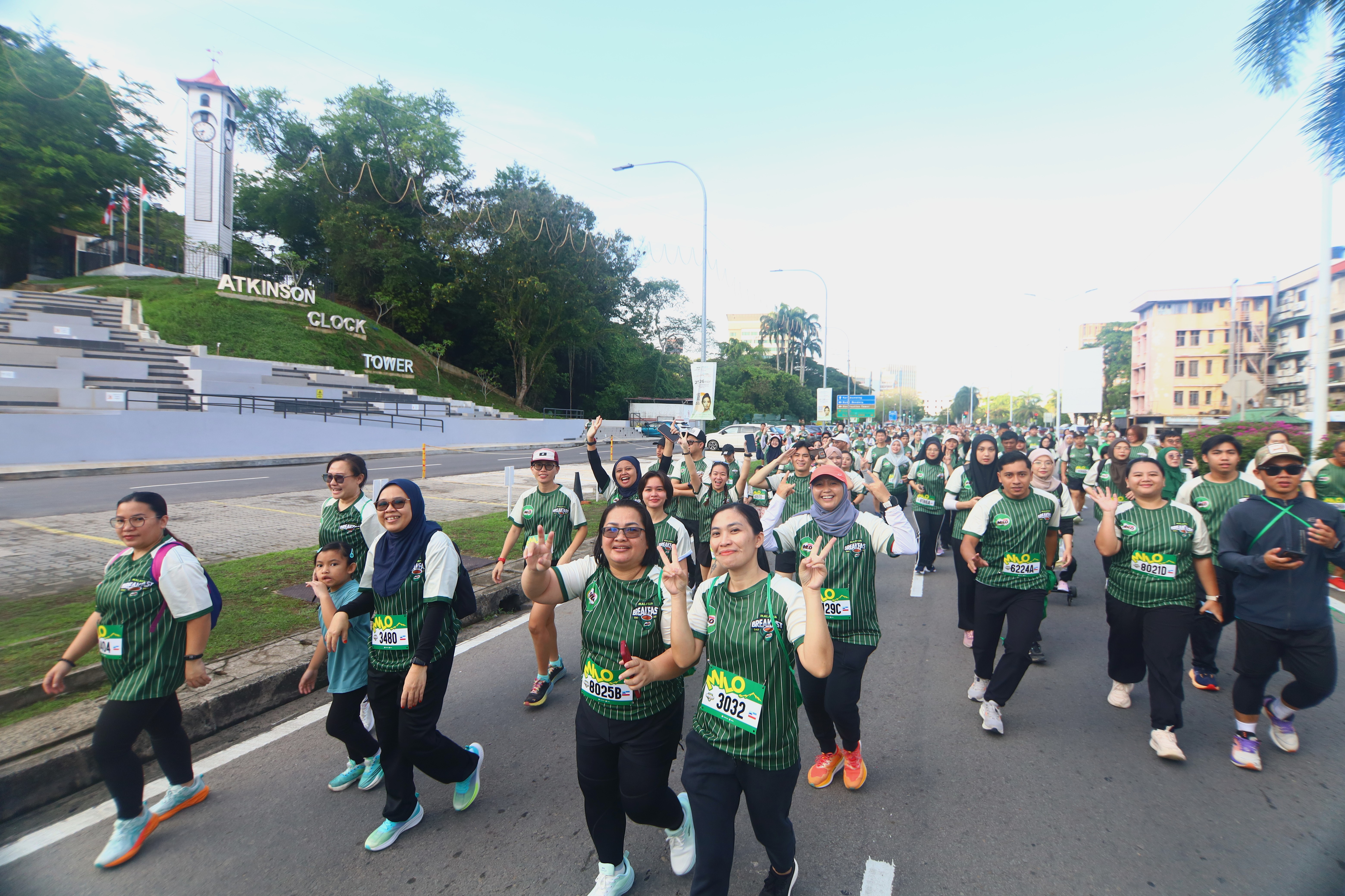 Runners are all smiles and full of energy